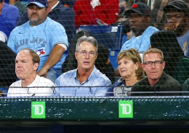 2022: Roger Maris Jr Net Worth and Salary Breakdown