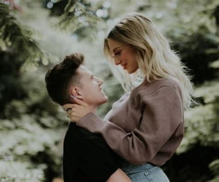 All About Danielle Renaee | Age, Net Worth, Relationship, Career