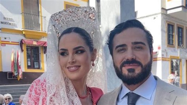 Alvise Pérez Wikipedia | Novia Andrea De Las Heras And Family