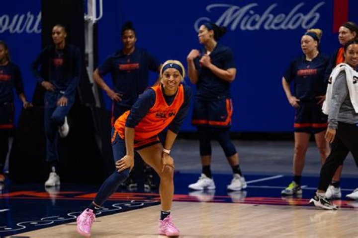 Dijonai Carrington Age Height: How Old Is Dijonai Carrington?