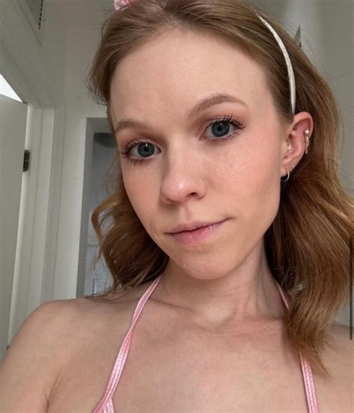 Dolly Little Bio, Age, Net Worth, Profession