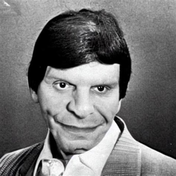 Eduard Khil