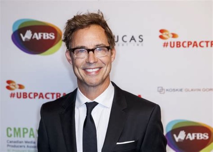 Is Tom Cavanagh Gay | Sexuality Partner And Relationship