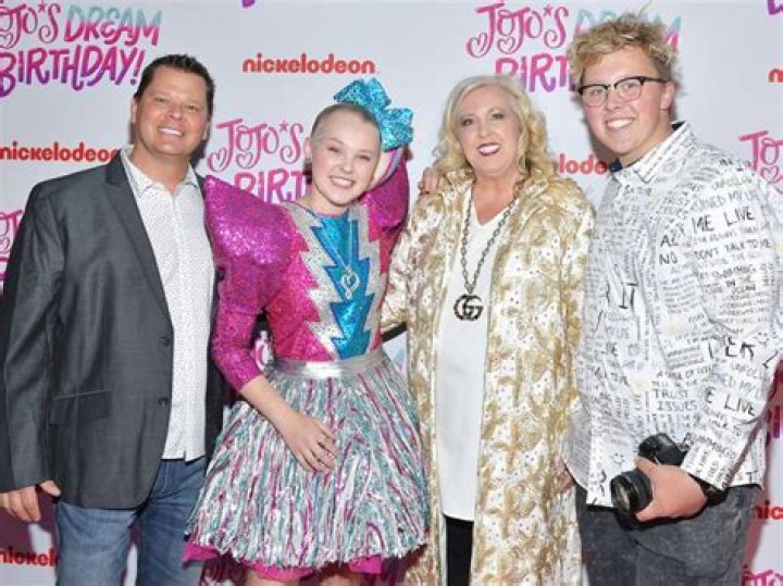 JoJo Siwa Parents: Mom Jessalynn & Dad Tom Siwa – Ethnicity & Net Worth