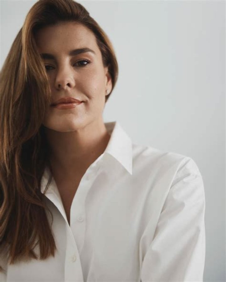 Lauren Phillips | Bio, Age, Net Worth, Relationship, Career