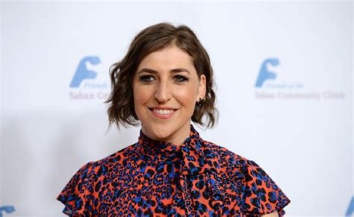 Mayim Bialik Claims She Grew Up Surrounded By Gay Couples