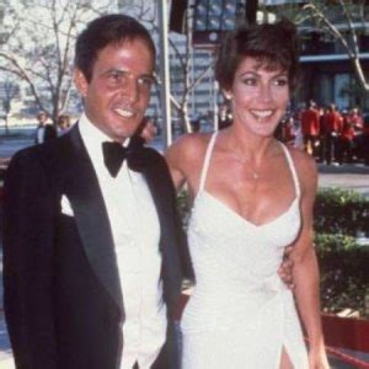 Meet Helen Reddy’s First Husband Kenneth Weate