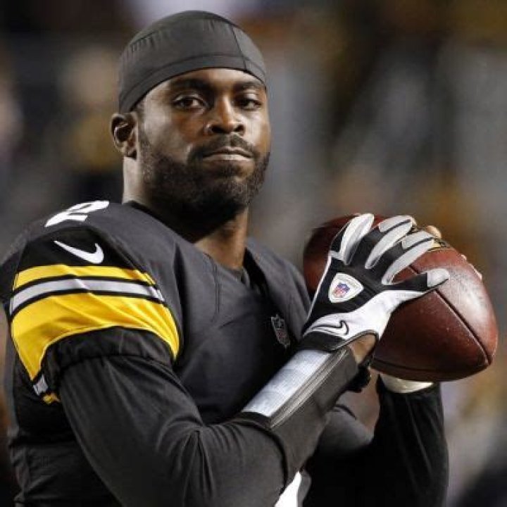 Michael Vick Net Worth | What’s His Worth | Lifestyle And His NFL Career