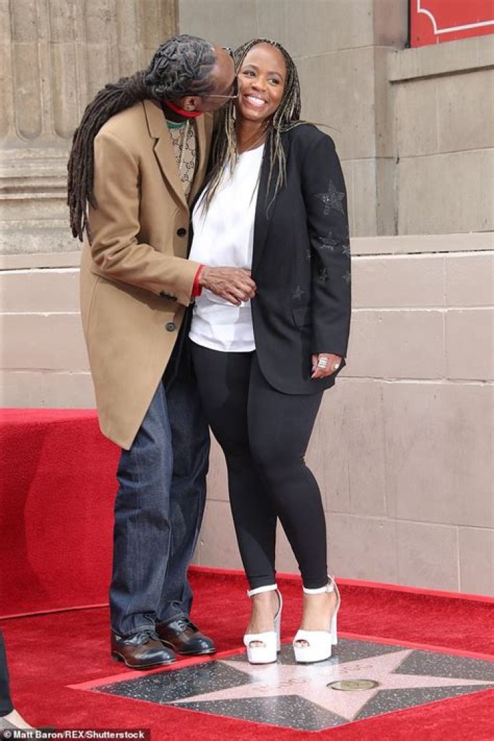 Mike Whiteside Bio, Wiki, Age, Height, Daughter, Salvage Dawgs, Wife, 3 AM, Music, and Net Worth.