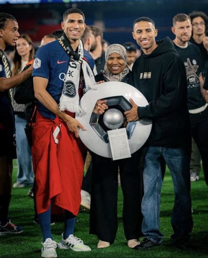  Nabil Hakimi | Who Is He? Age Difference In Families And Net Worth	