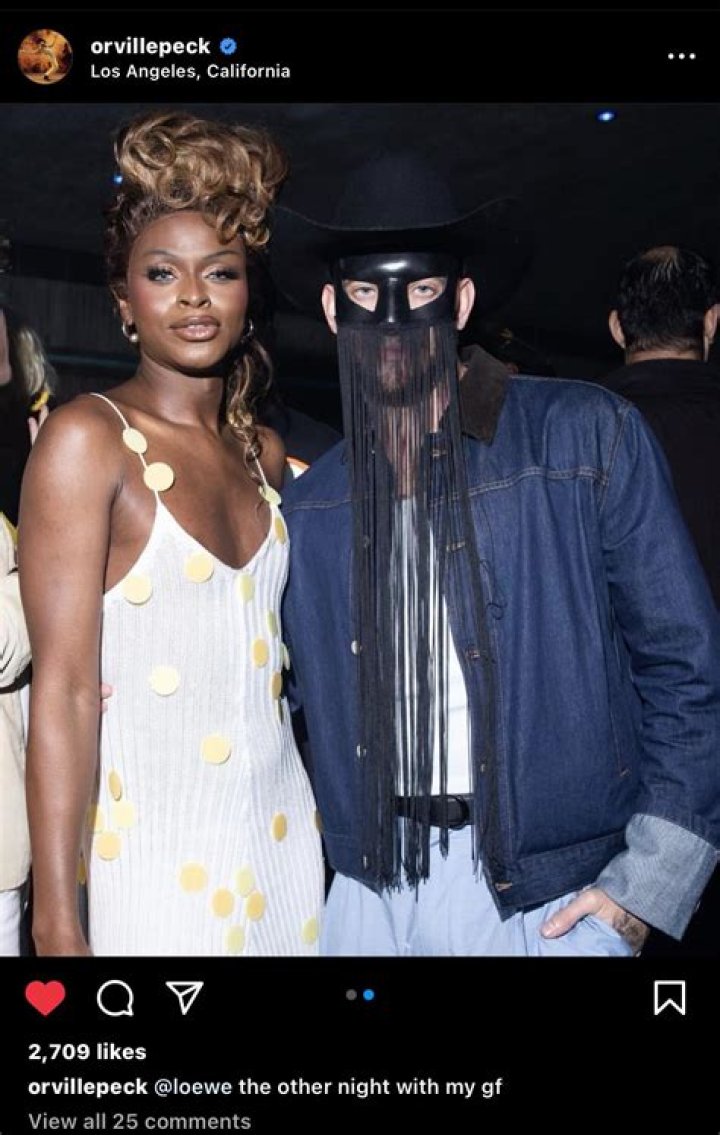 Oliver Peck : Bio, Net Worth, Height, Age, Wife And Career