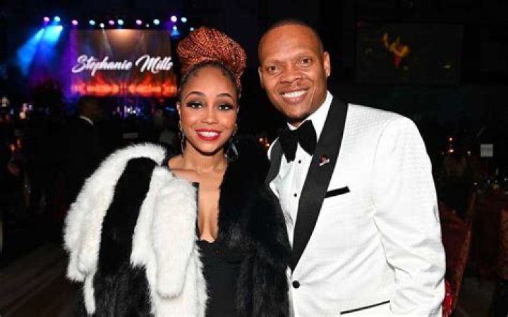 Ronnie DeVoe | Bio, Age, Net Worth, Relationship, Career