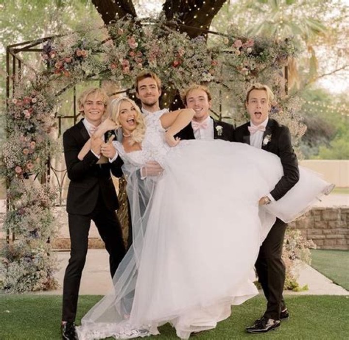 Rydel Lynch Biography, Age, Siblings, Boyfriend, R5 And Networth