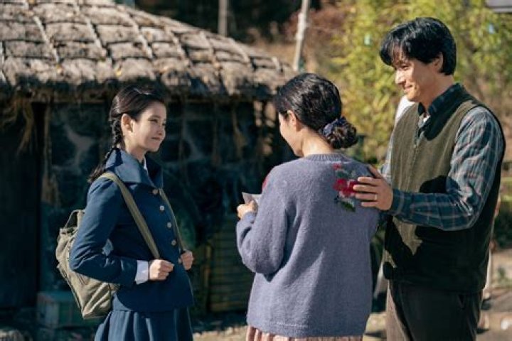 Song Hye Kyo | Religion, Parents- Song Dae Seob